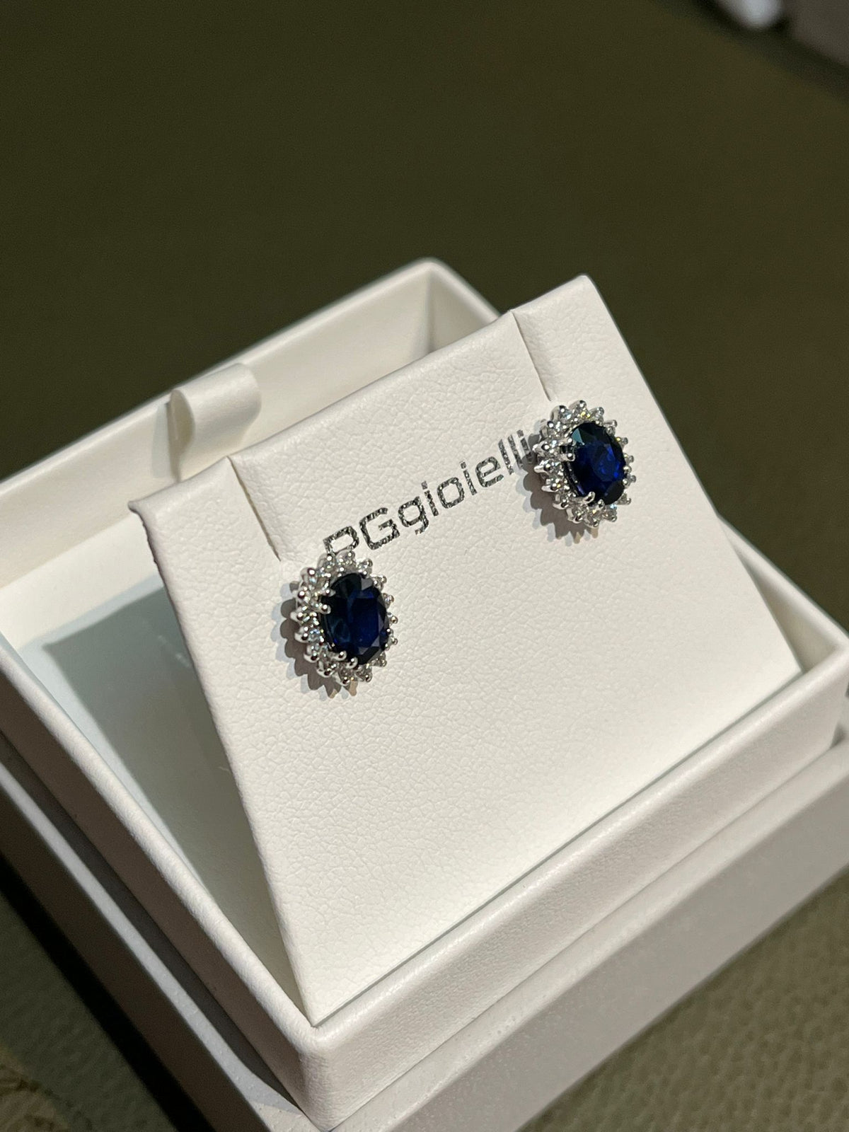 Orecchini con Zaffiri e Diamanti in Oro Bianco 18kt – PG Gioielli (ORLADYZ/4)