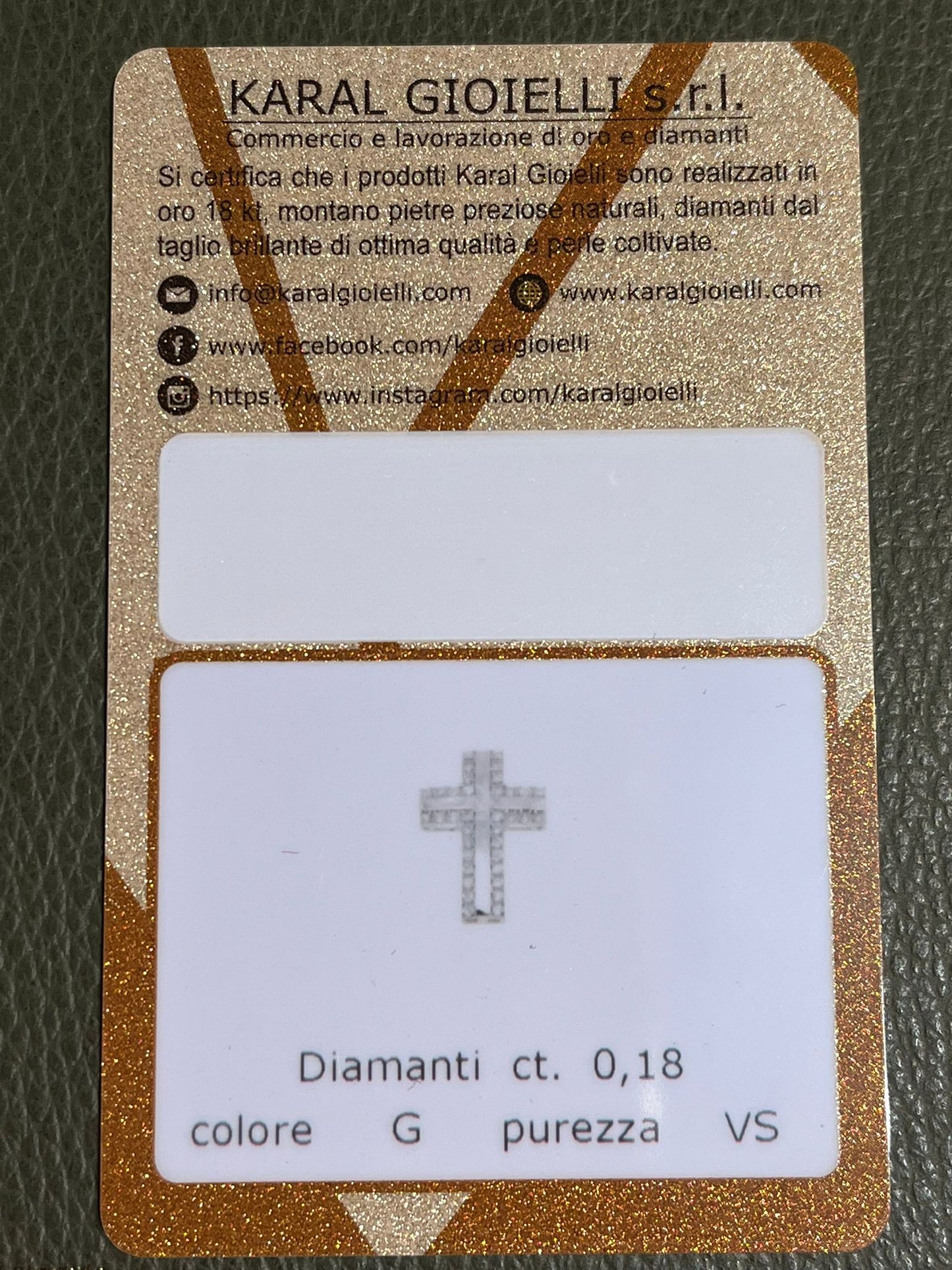 Collana con Croce di Diamanti 0,18 ct in Oro Bianco 18kt – Karal (PE.CROC.18)