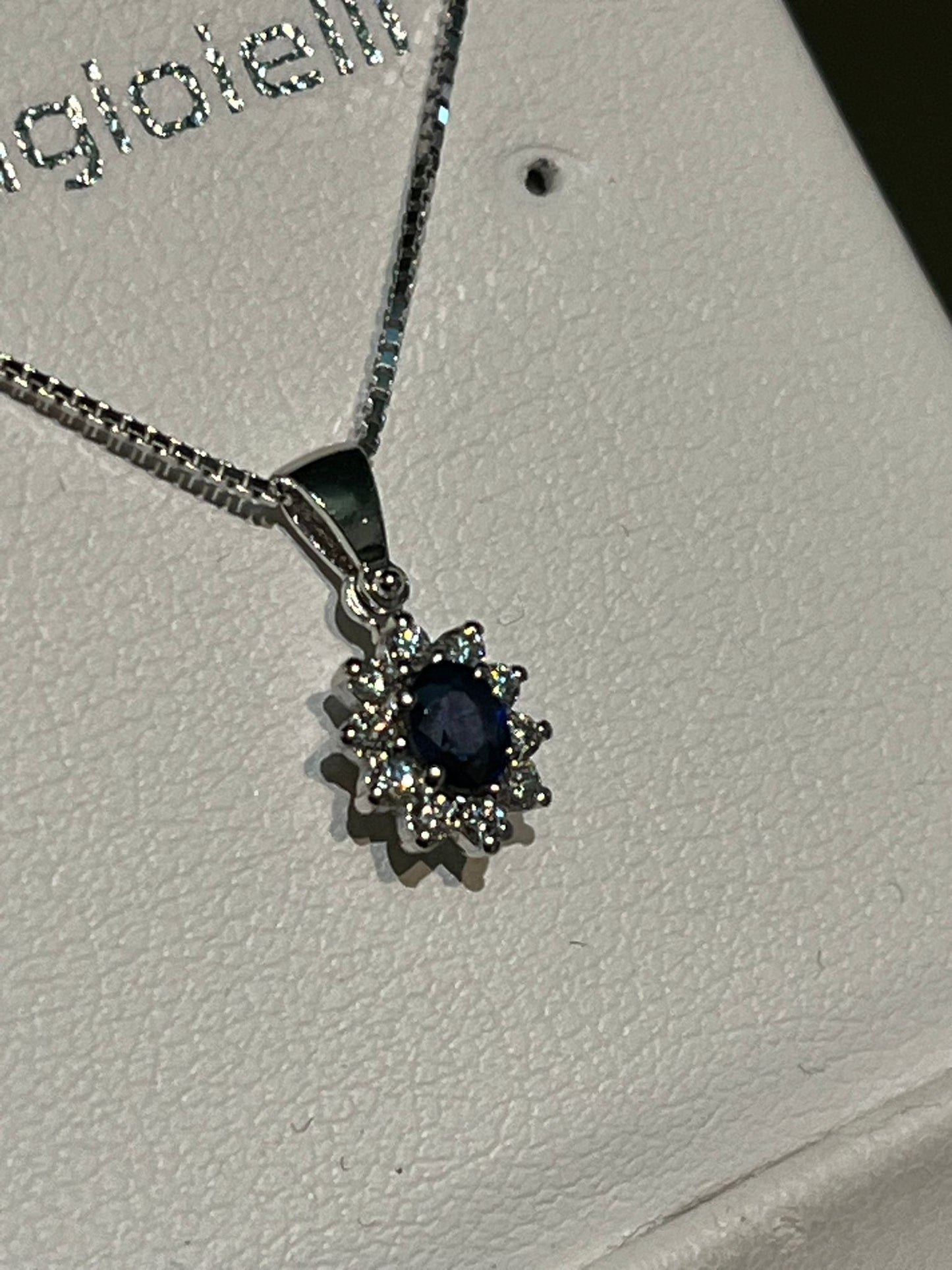 Collana con Zaffiro e Diamanti in Oro Bianco 18kt – PG Gioielli (CIOLADYZ/1)