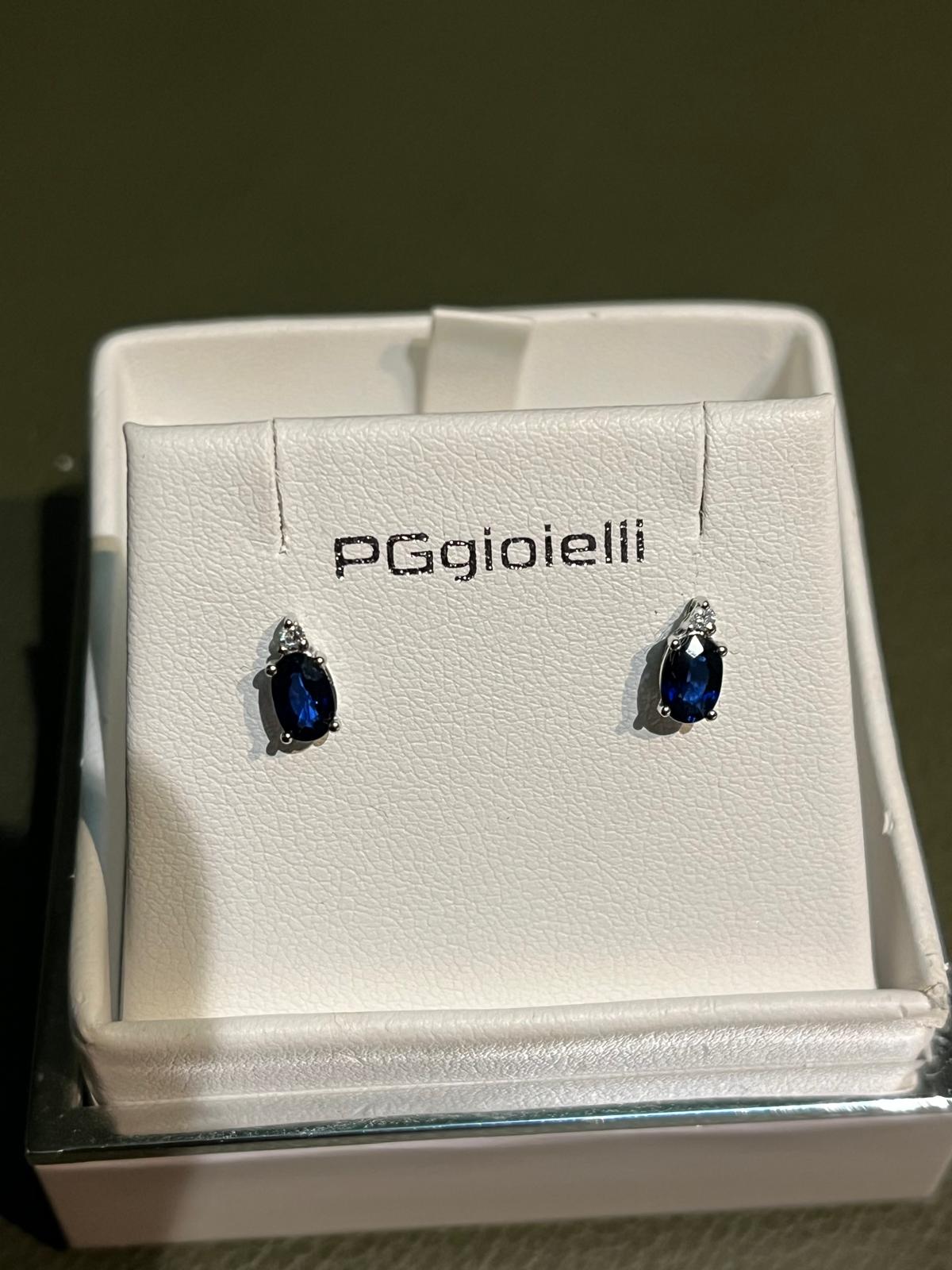 Orecchini con Zaffiro e Diamante in Oro Bianco 18kt – PG Gioielli (ORSTONEZ/1Z)