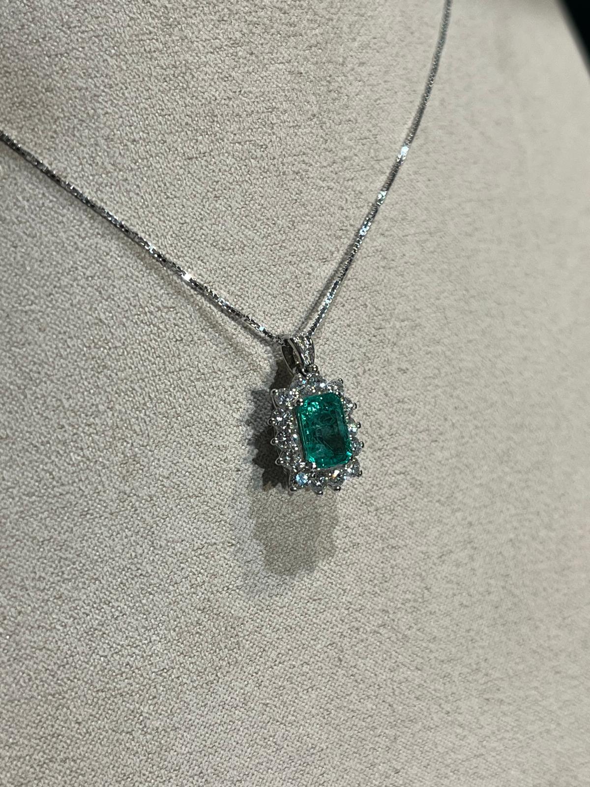 Collana con Smeraldo in Oro 18kt – Karal (Pe.40)