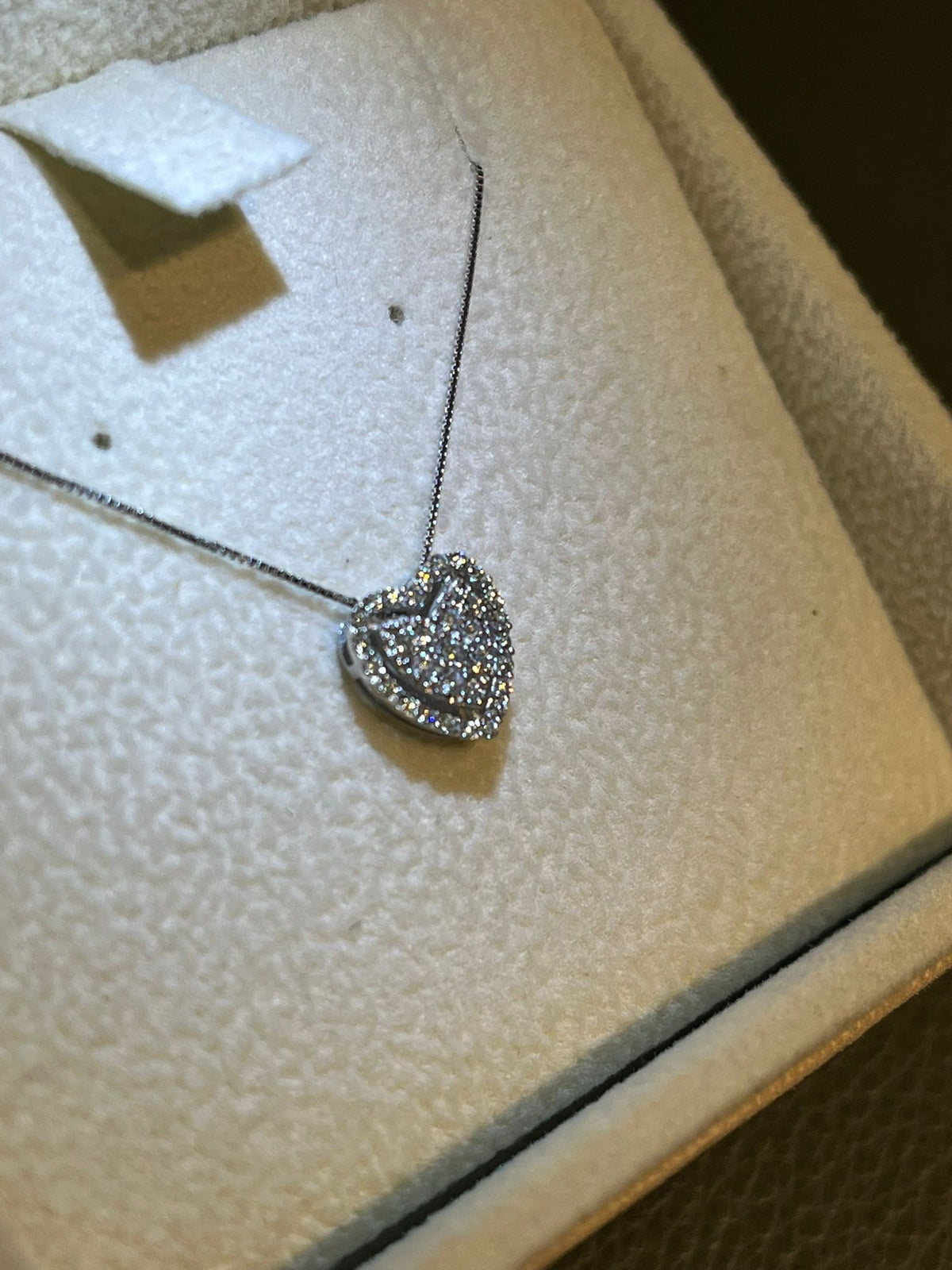 Collana con Cuore di Diamanti 0,18 ct in Oro Bianco 18kt – Karal (PE.CUOR.18)