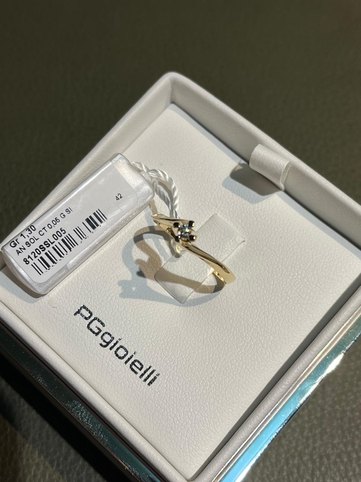 PG Gioielli Anello Solitario in Oro Giallo 18kt con Diamante Brillante referenza 8120SSL005