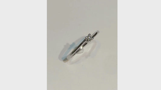 Anello Solitario con Diamante in Oro Bianco 18kt – Mirco Visconti