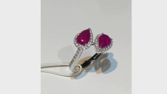 Anello con Due Rubini Taglio Goccia e Diamanti in Oro Bianco 18kt – Mirco Visconti