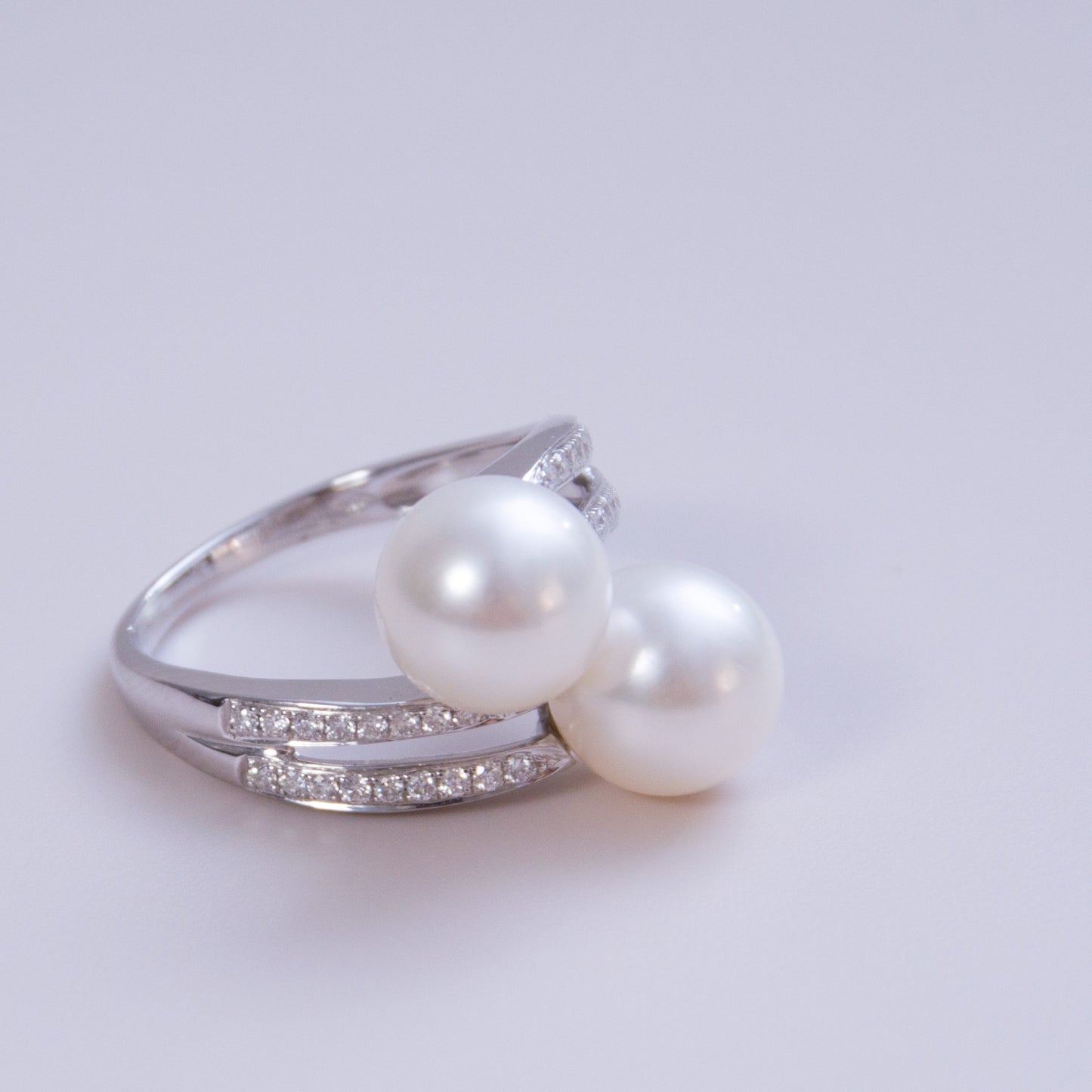 Donnaoro Anello in oro bianco con due perle