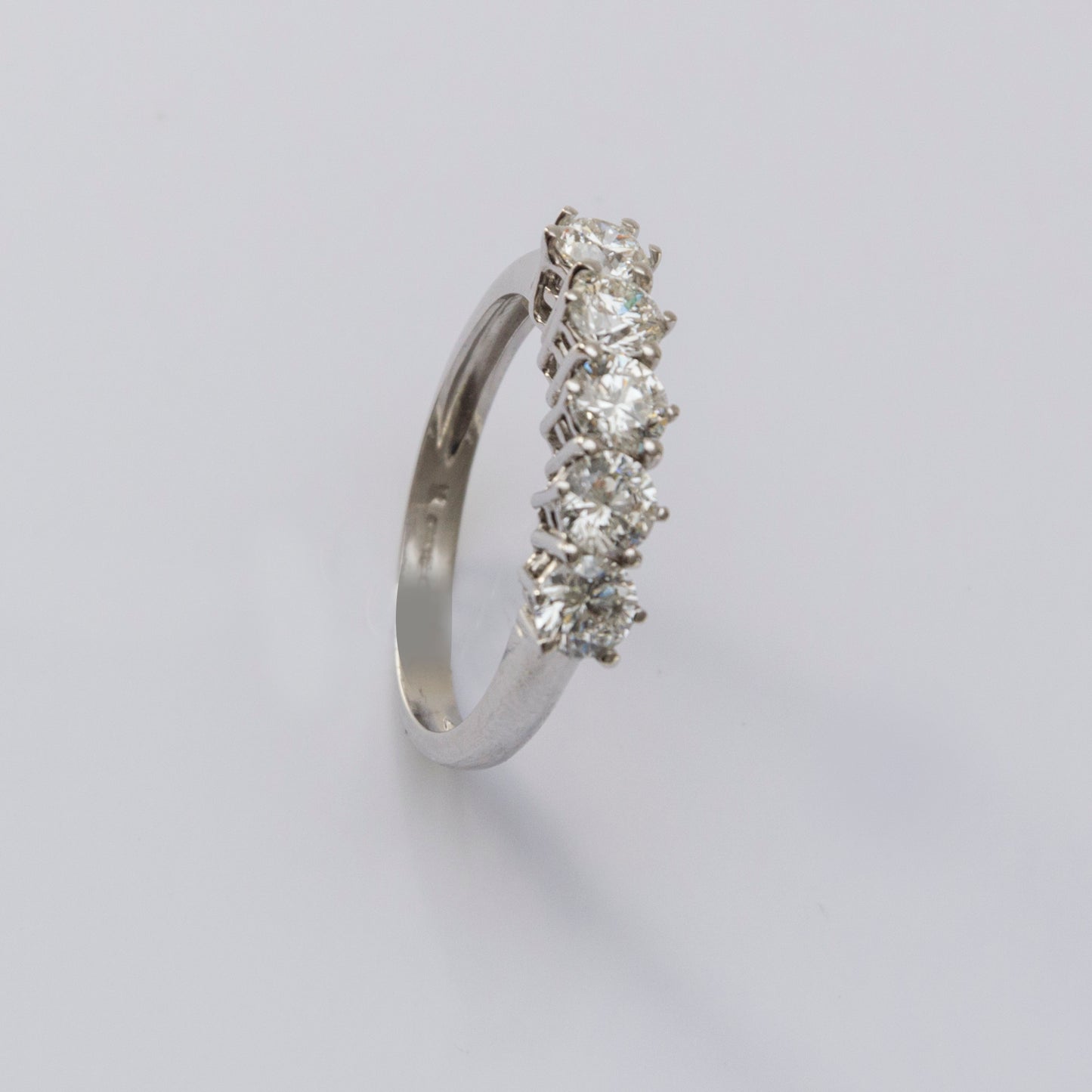 Anello Veretta con Diamanti in Oro 18kt – Karal