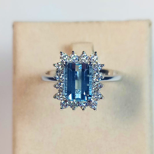 Anello con Acquamarina e Diamanti in Oro Bianco 18kt – Mirco Visconti