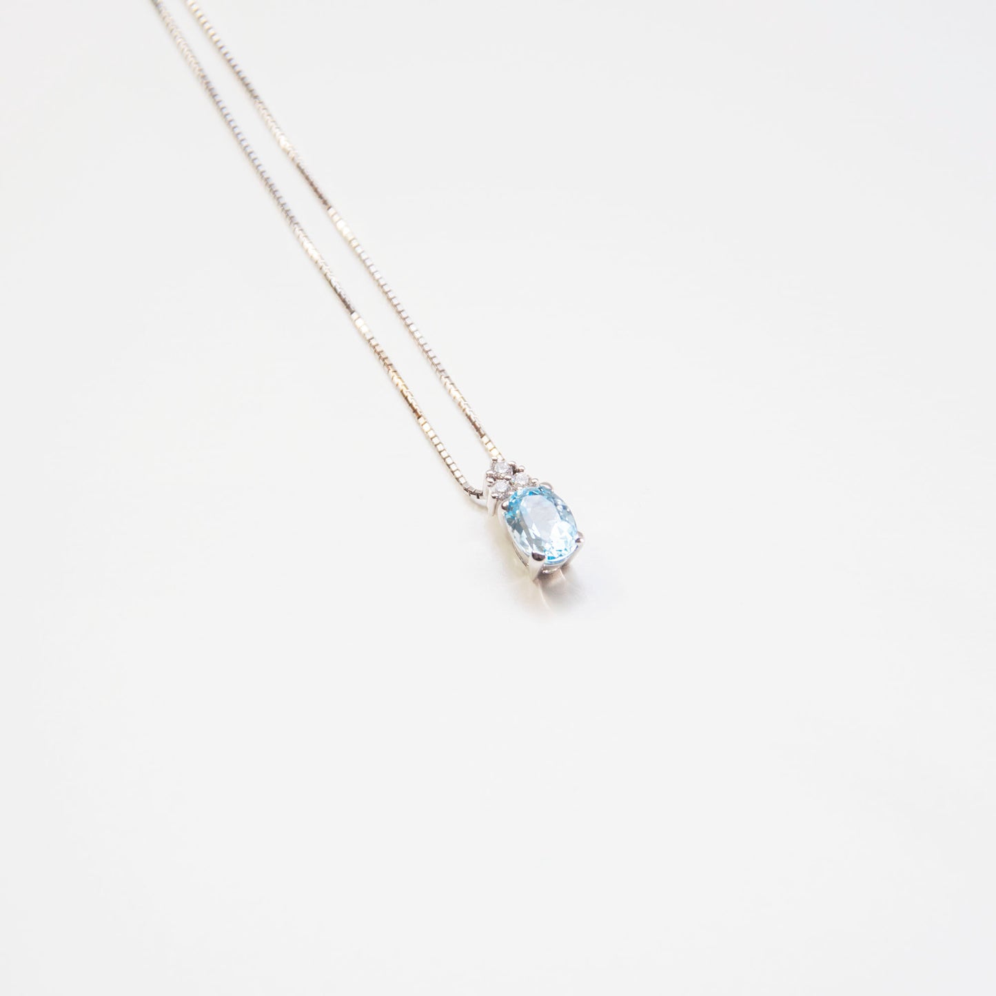 Collana con Acquamarina e Diamanti in Oro Bianco 18kt – Mirco Visconti