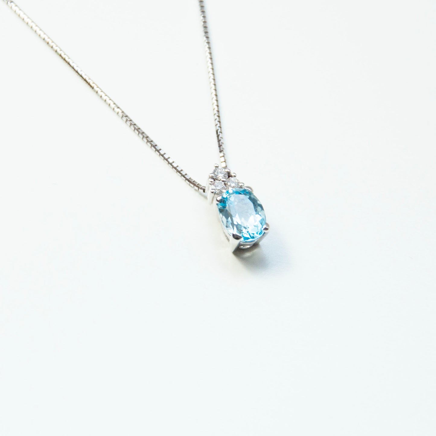 Collana con Acquamarina e Diamanti in Oro Bianco 18kt – Mirco Visconti