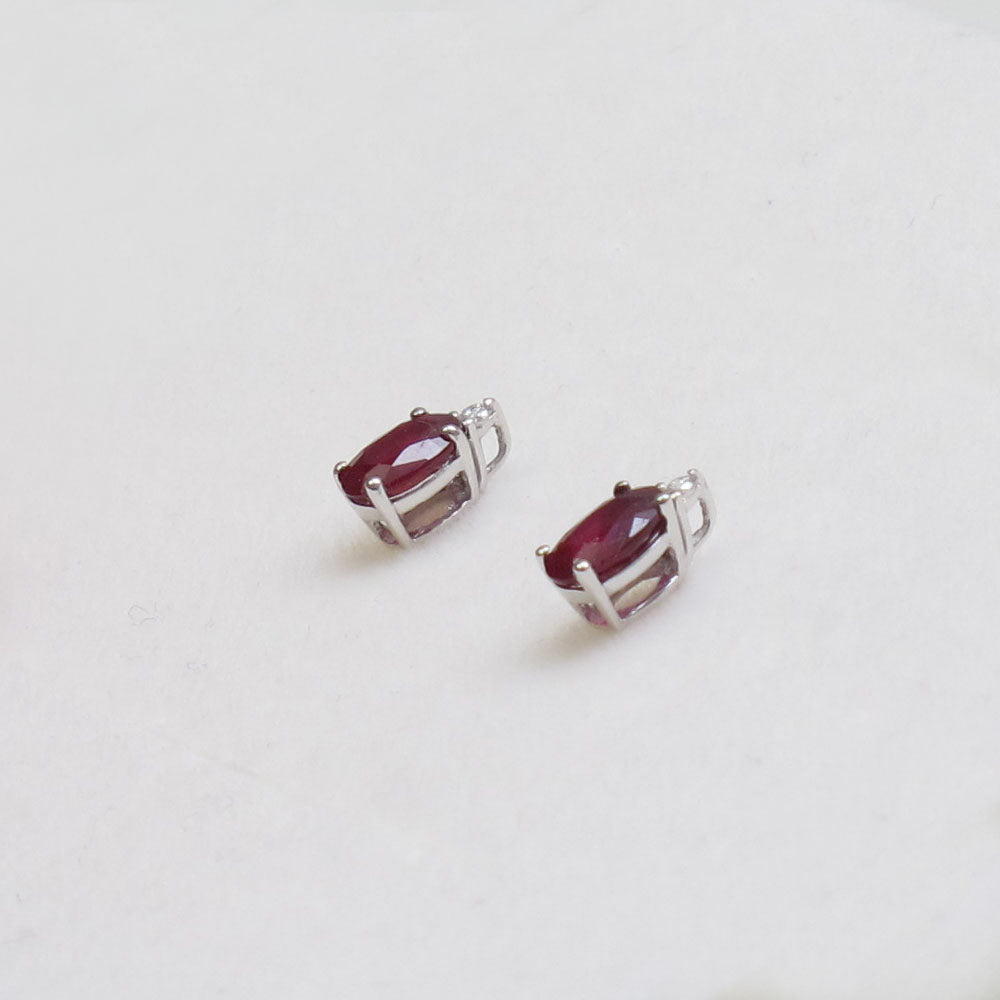 Orecchini con Rubino e Diamanti in Oro Bianco 18kt – PG Gioielli